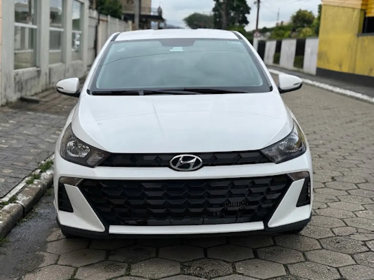Hyundai HB20 Comfort Plus Automatico 2024 Branco — foto 1 de 7